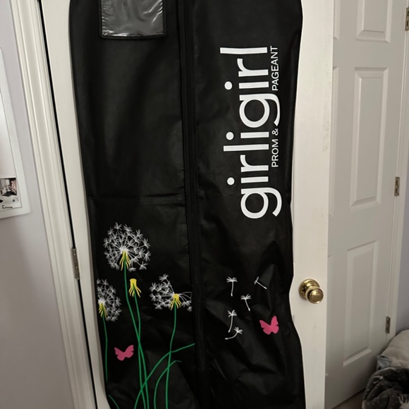 Red homecoming dress - Picture 3 of 3